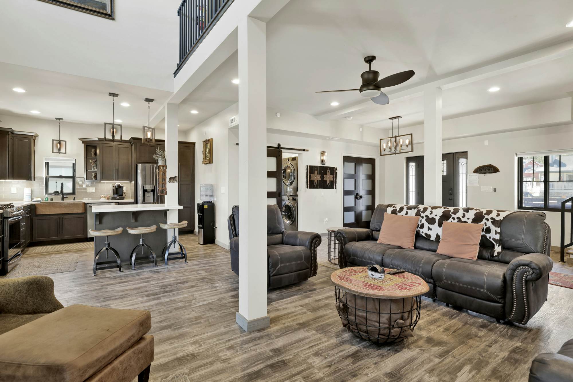 2572-Golden Bear at Shay Meadows