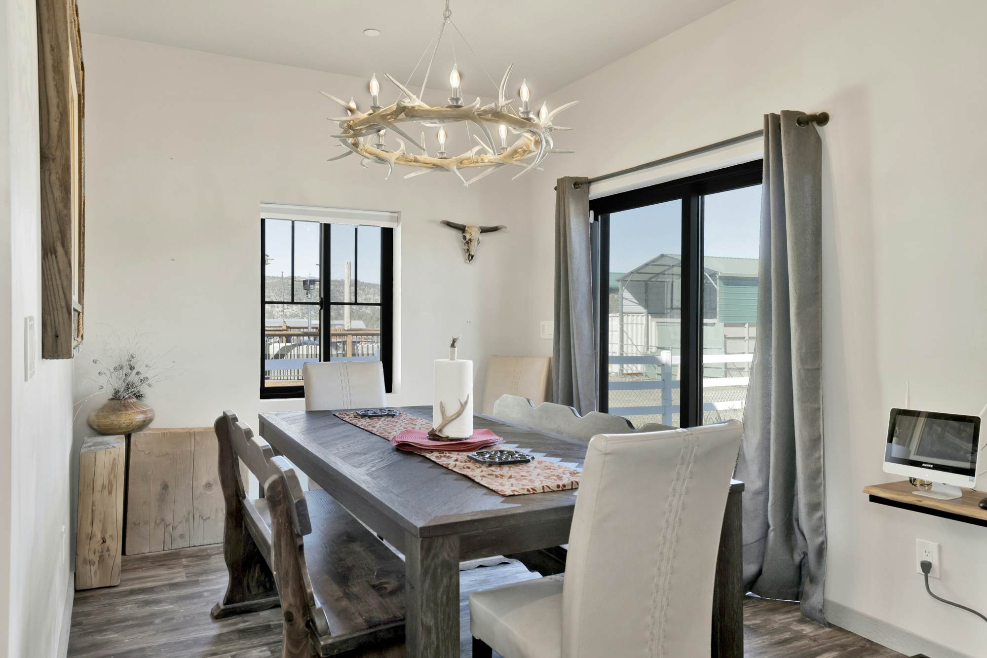 2572-Golden Bear at Shay Meadows