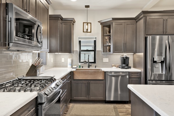 Golden Bear at Shay Meadows~ Relaxing Equestrian Estate w/ Hot Tub + Foosball