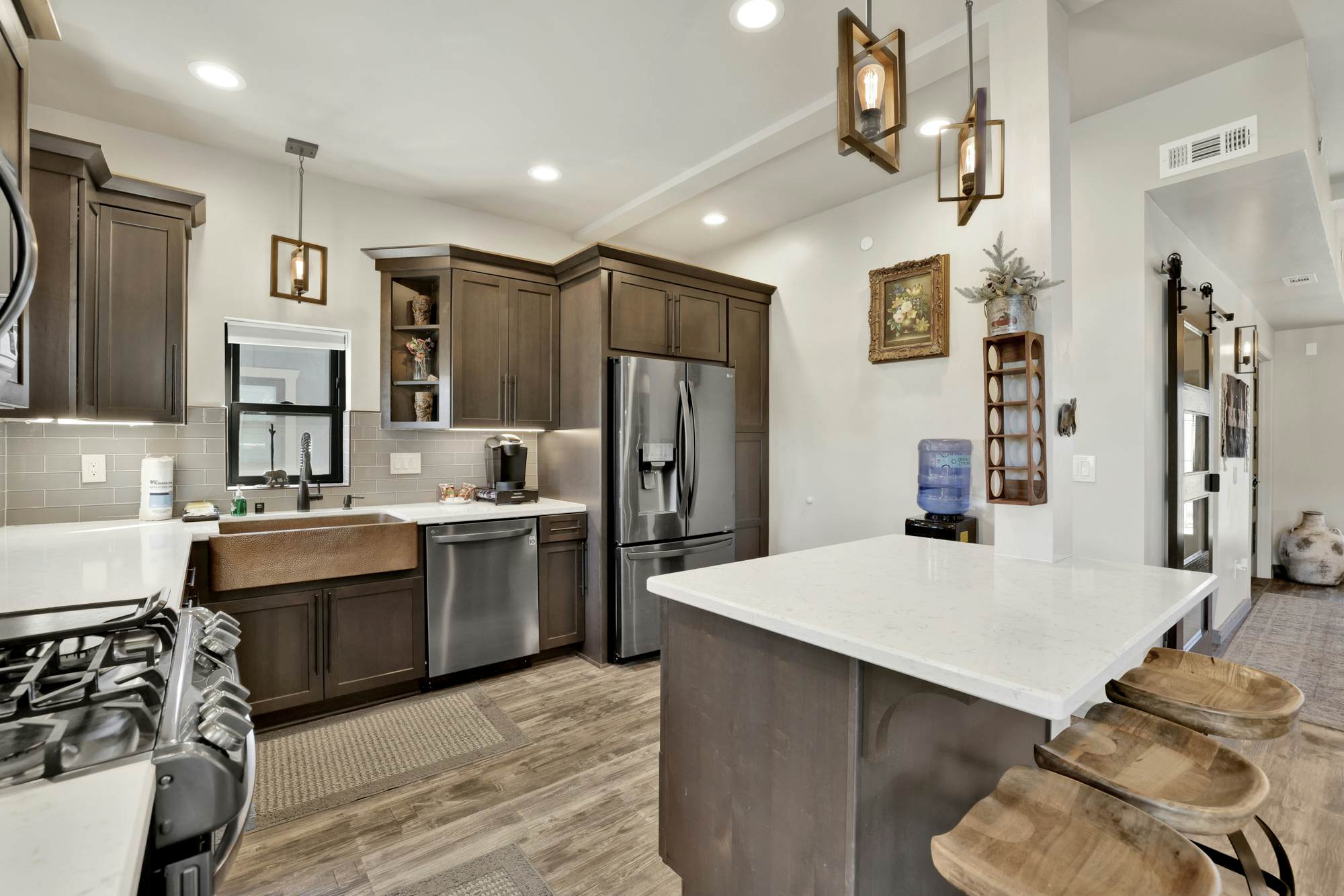 2572-Golden Bear at Shay Meadows