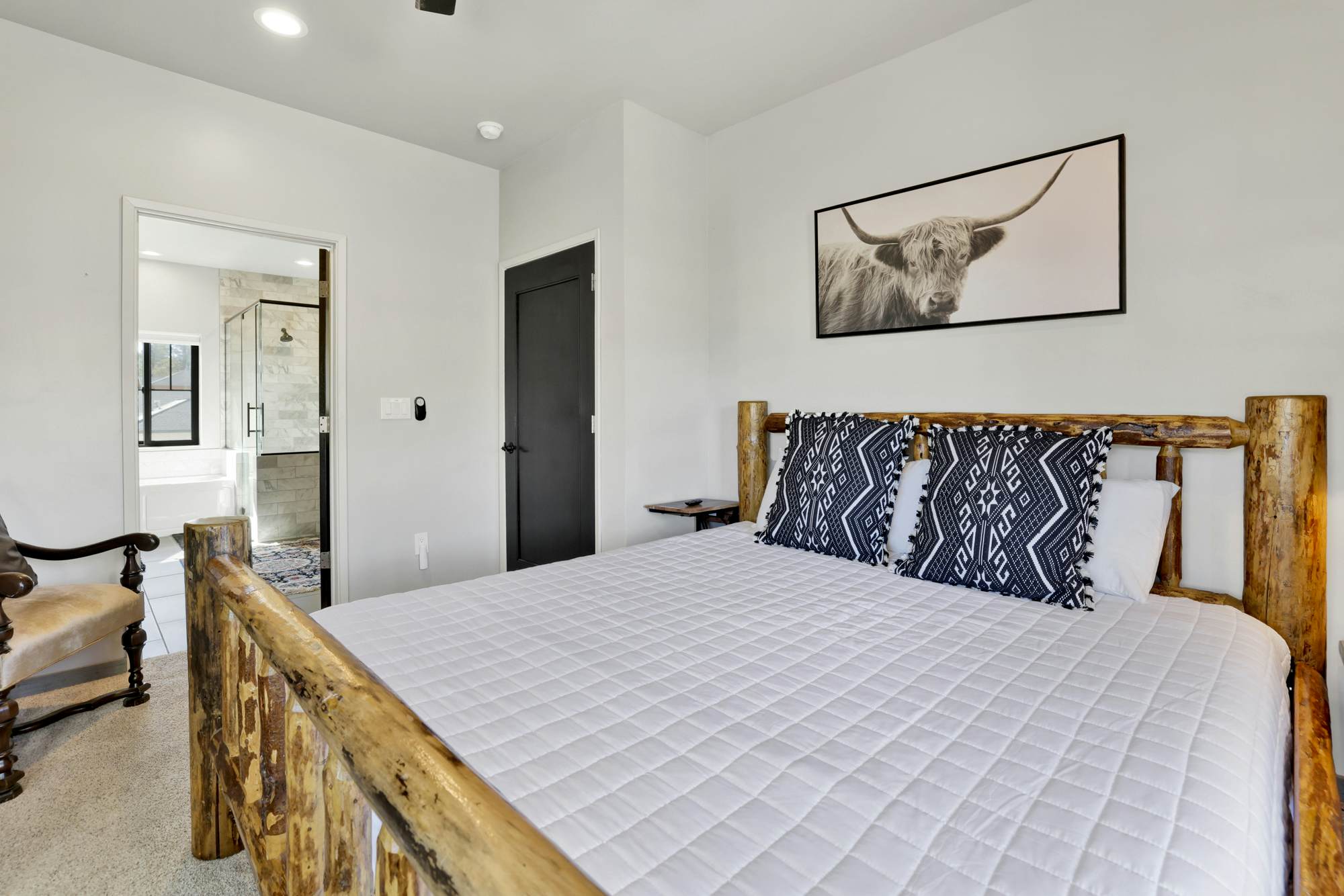 2572-Golden Bear at Shay Meadows