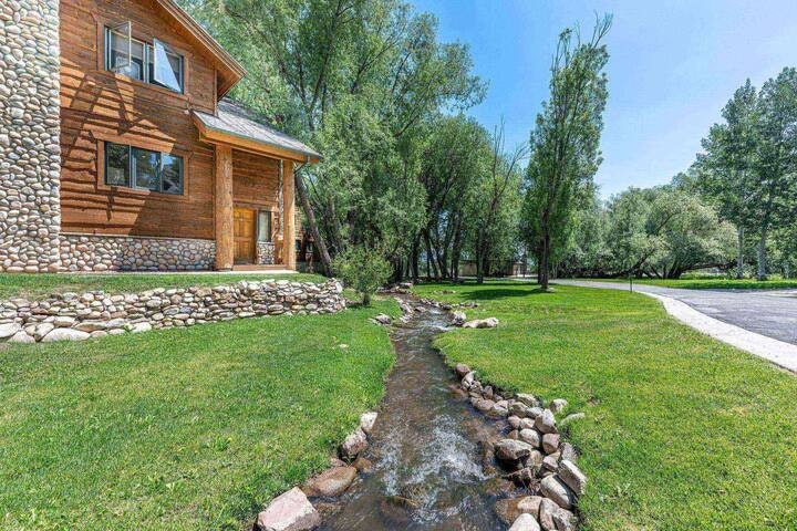 Timber Wolf Canyons Village