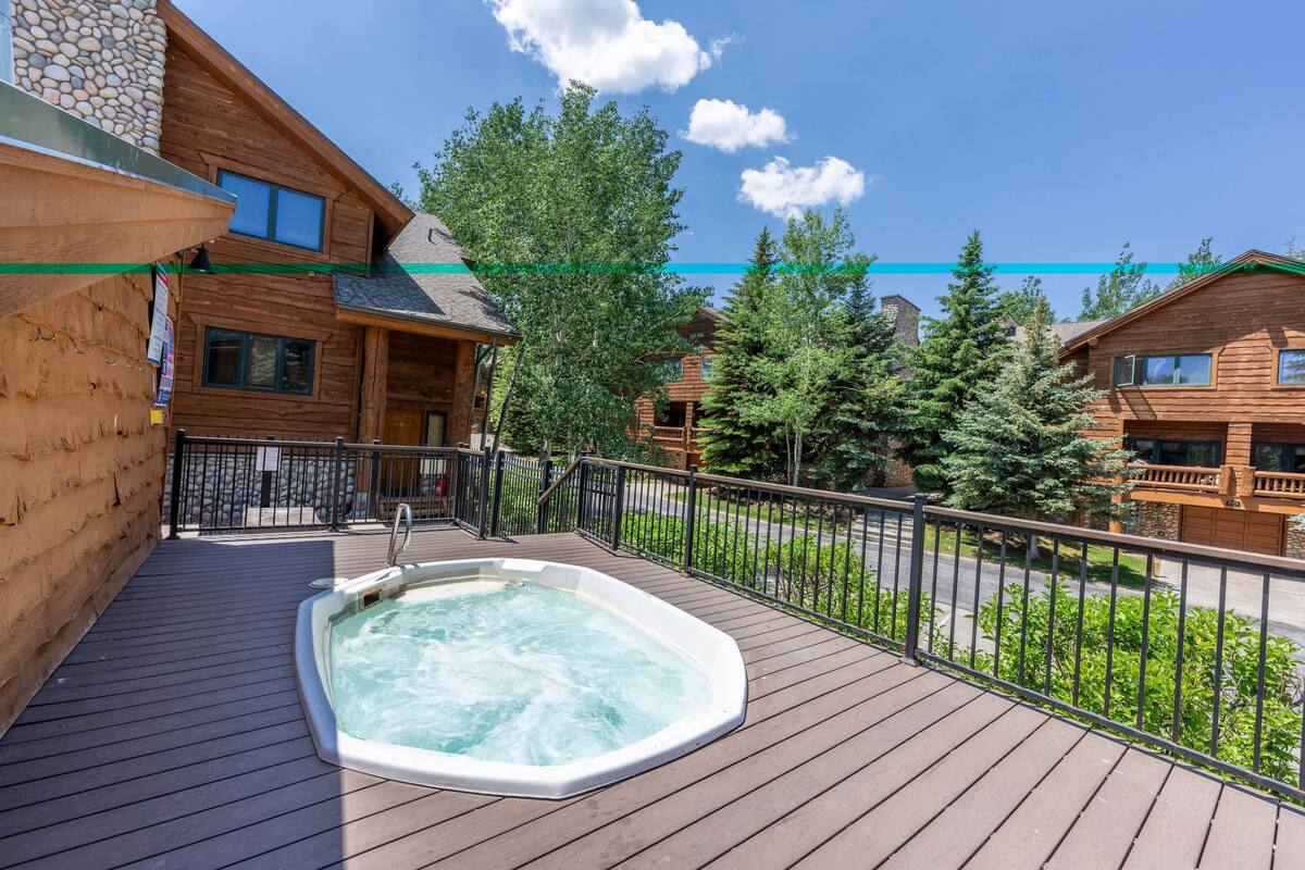 Timberwolf Canyons Village, 3BR, sleeps 6, hot tub