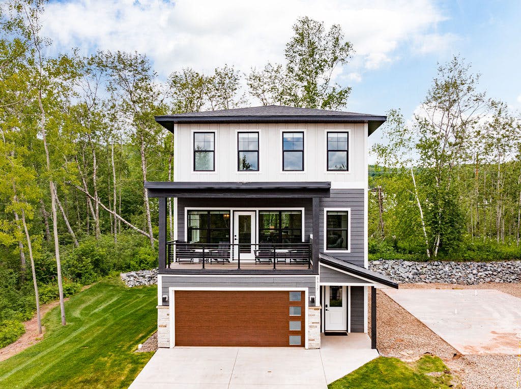 RiverWest Four Seasons Lodge