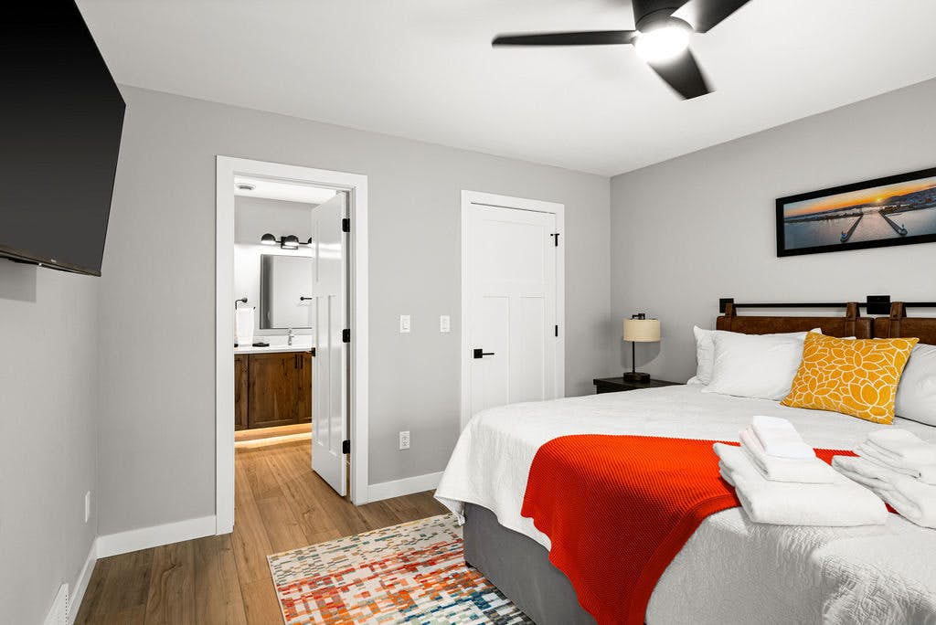 RiverWest Four Seasons Lodge