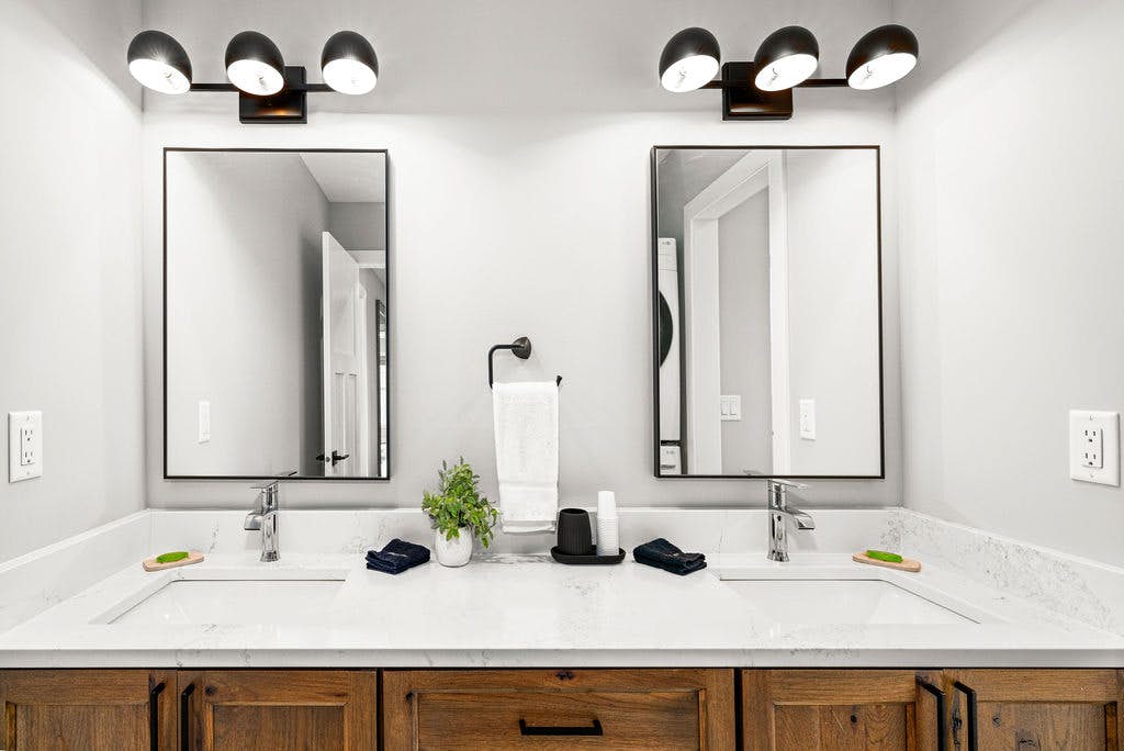 RiverWest Four Seasons Lodge