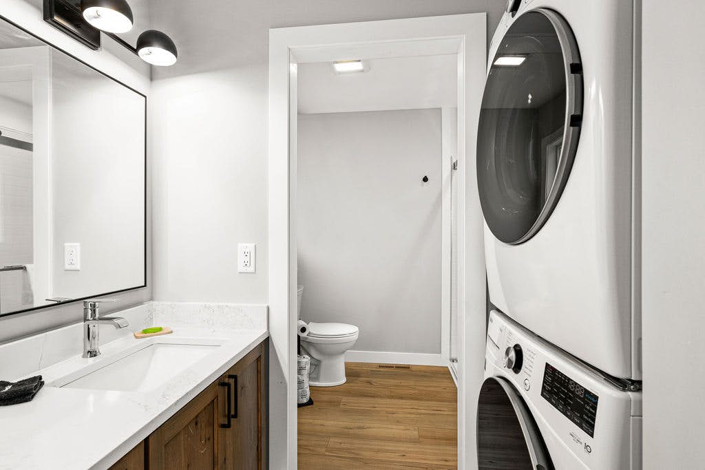 RiverWest Four Seasons Lodge