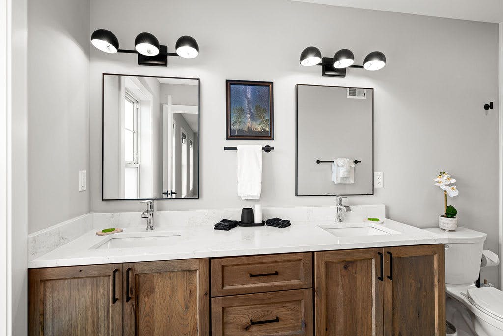 RiverWest Four Seasons Lodge