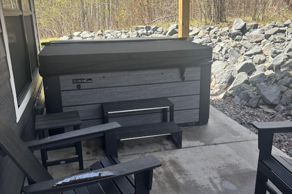 RiverWest Four Seasons - Hot tub -Dogs- Kids Play/Game Area