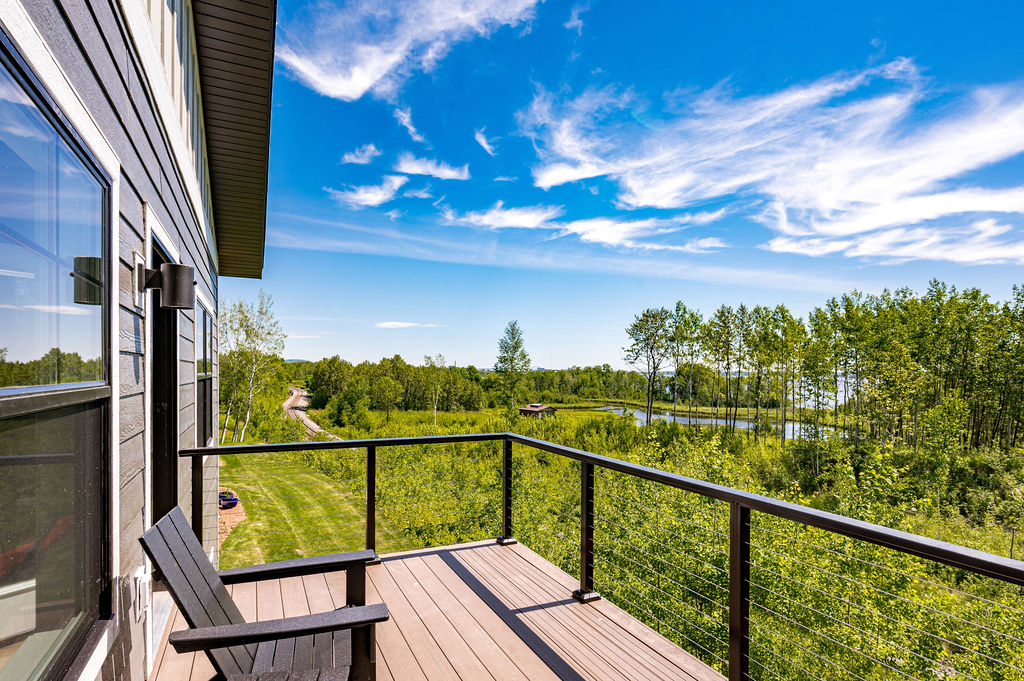 RiverWest Vista - Riverfront, Sauna, Dog Friendly, 25% off Ski Tickets