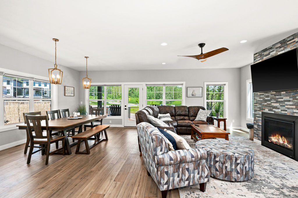 RiverWest Up North Oasis-Base Spirit Mtn-25% off Ski Tickets -Sauna-Trails-Dog Friendly