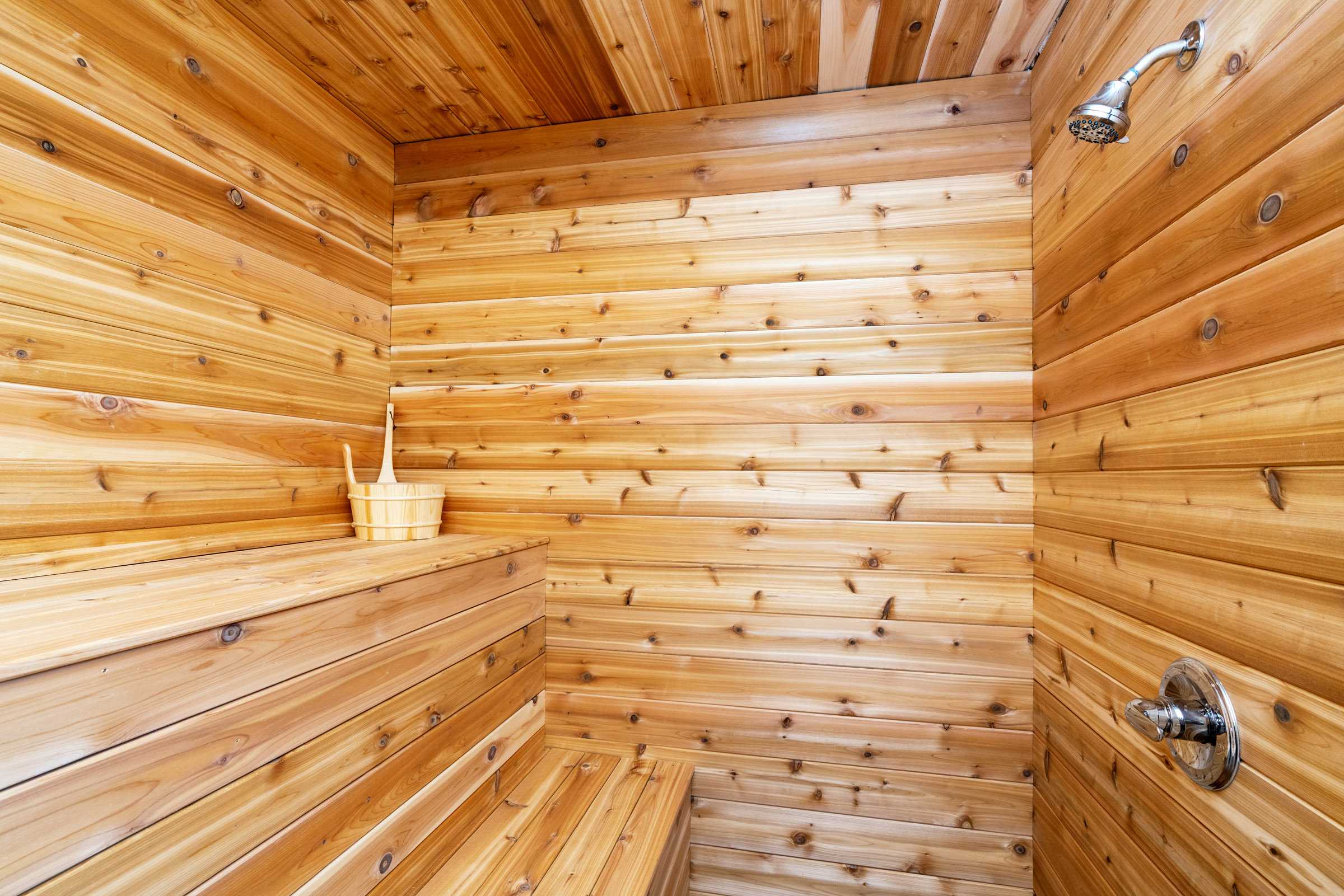 RiverWest Alpine - Hot Tub - Sauna - Dogs -25% off Ski Tickets