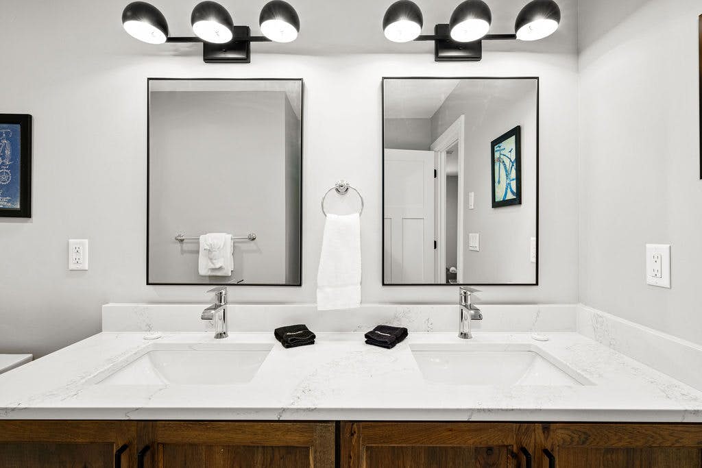 RiverWest Alpine Adventure Haus