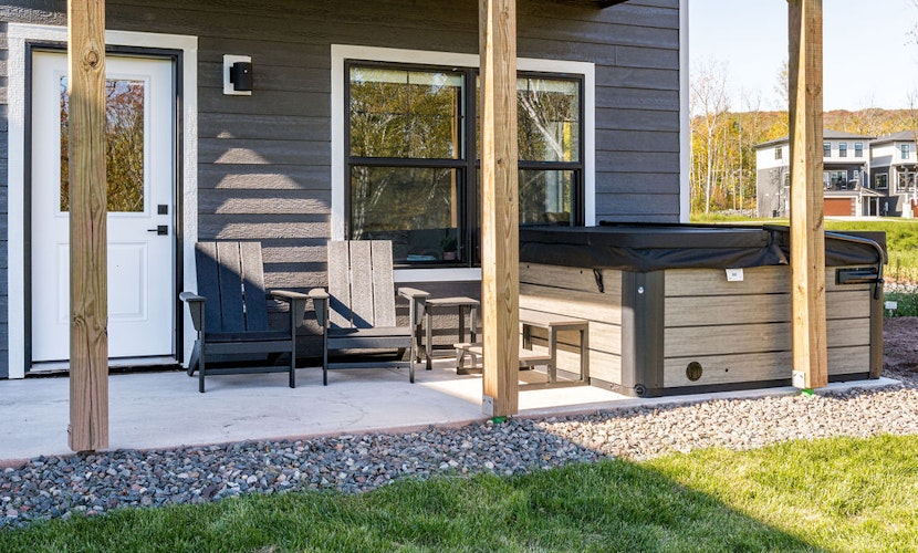 RiverWest Rivers Edge on the River - 25% off Ski Tickets - Brand New - Hot Tub