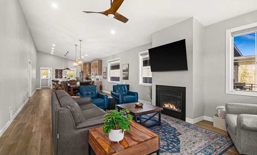 RiverWest Sunrise View - Riverview - Dogs- Sauna -25% off Ski Tickets