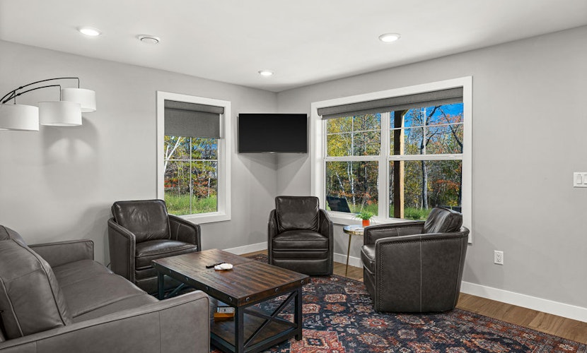 RiverWest Kayak View -Riverview-Dog Friendly -25% off Ski Tickets