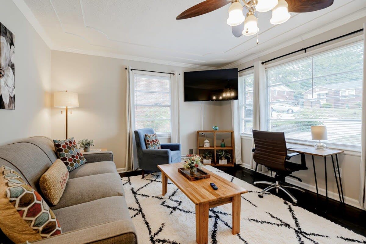 Z_4017RnnieSt_Columbia