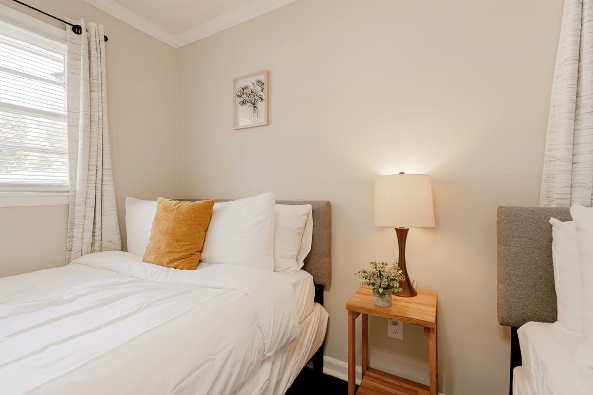 Z_4017RnnieSt_Columbia