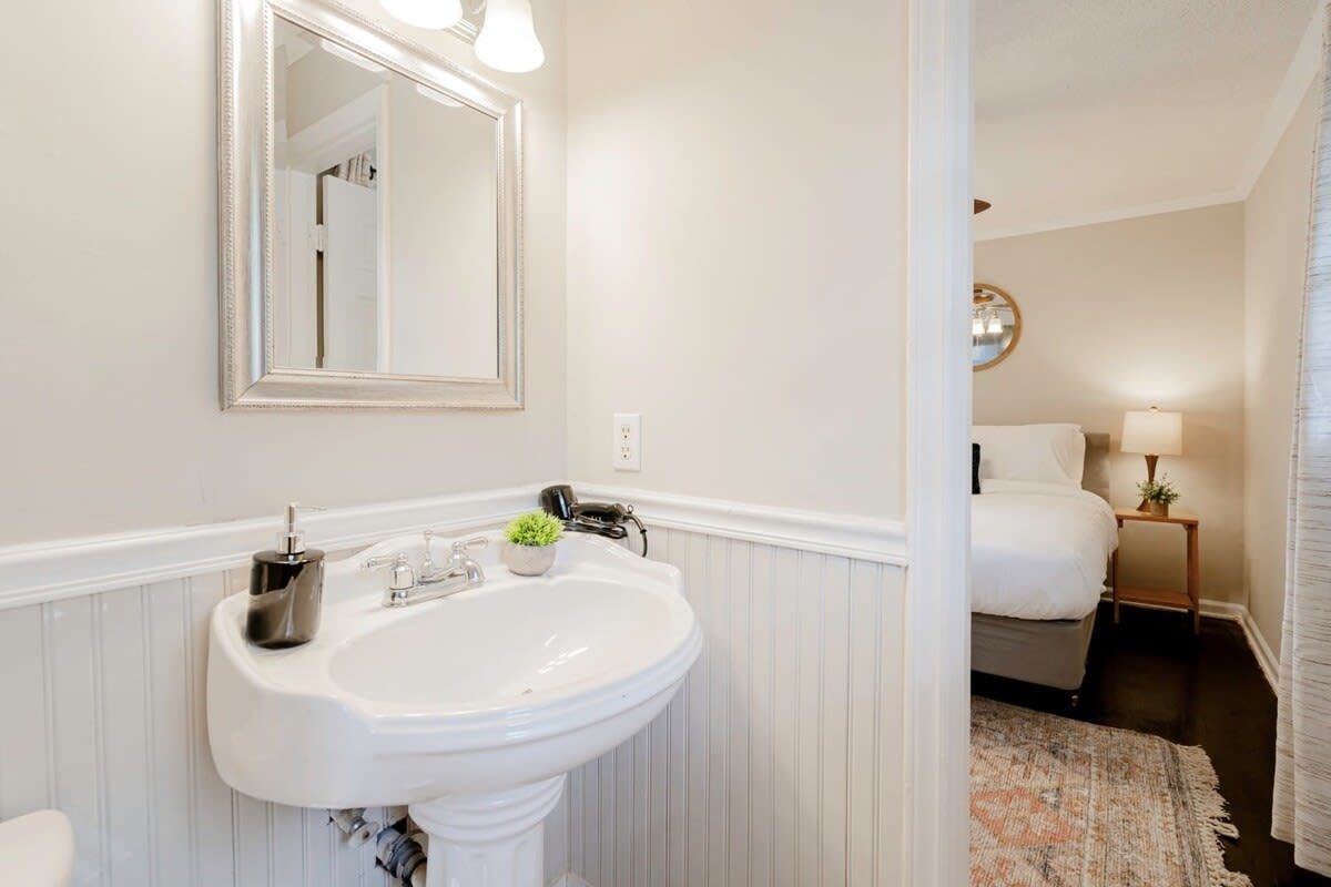 Z_4017RnnieSt_Columbia