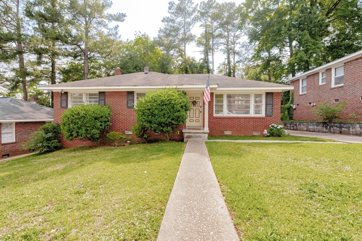 Z_4017RnnieSt_Columbia