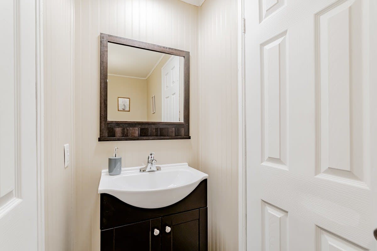 V_409TylrSt_C_West_Columbia