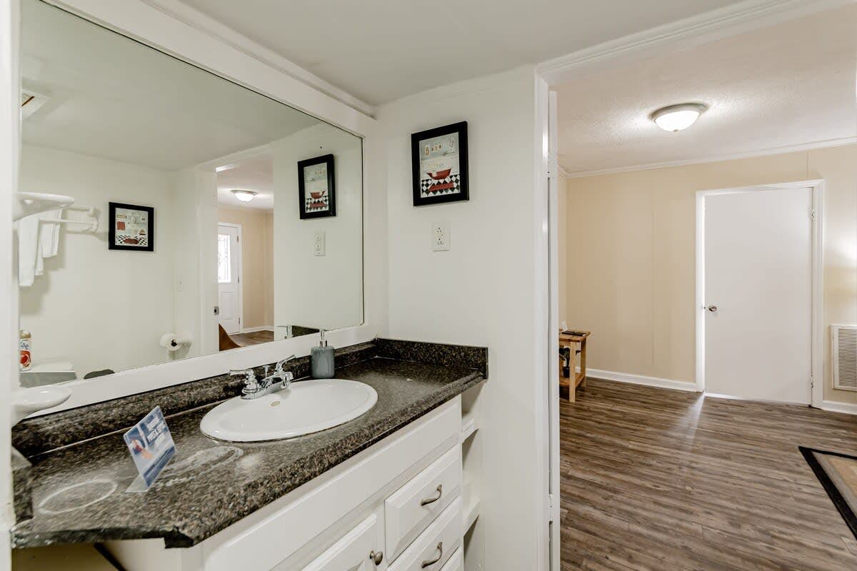 V_409TylrSt_C_West_Columbia