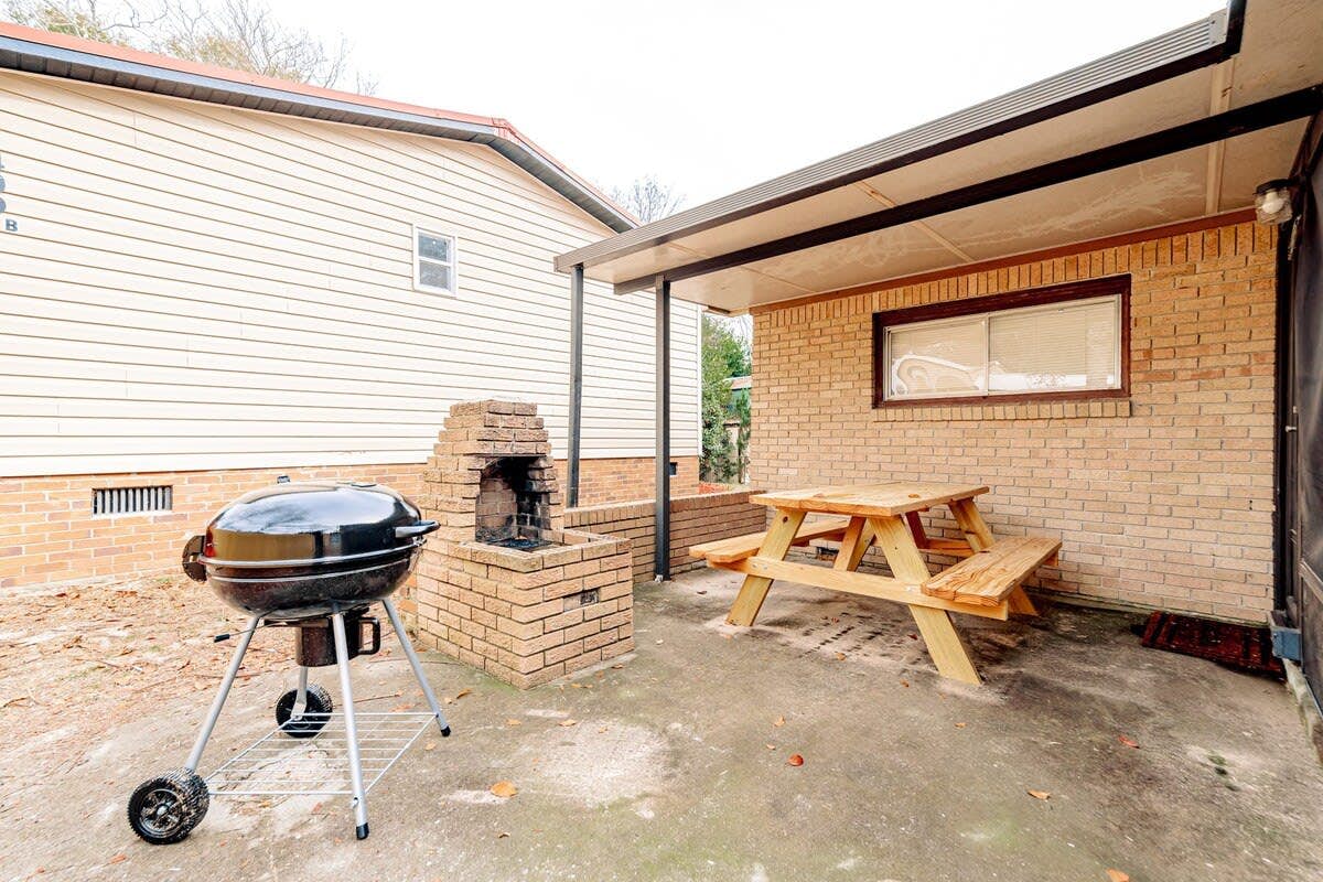 V_409TylrSt_C_West_Columbia