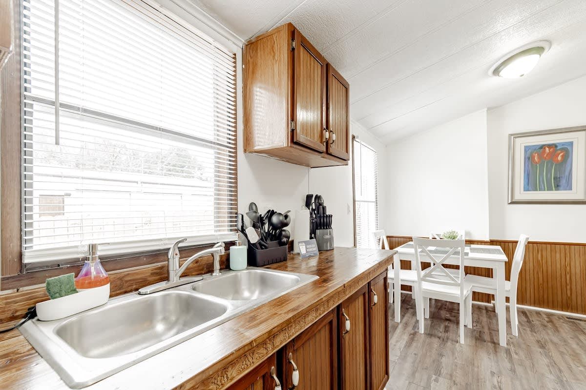 V_409TylrSt_C_West_Columbia