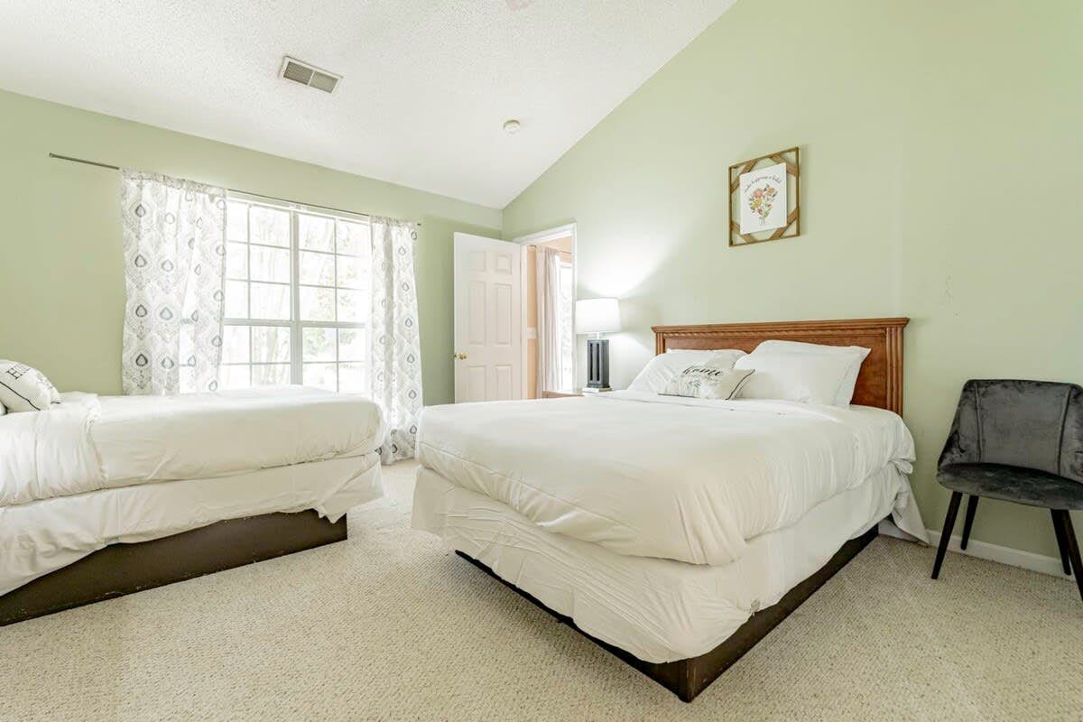 L_818Bentley_Lexington