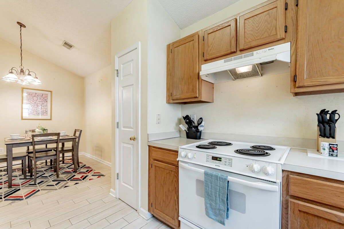 L_818Bentley_Lexington