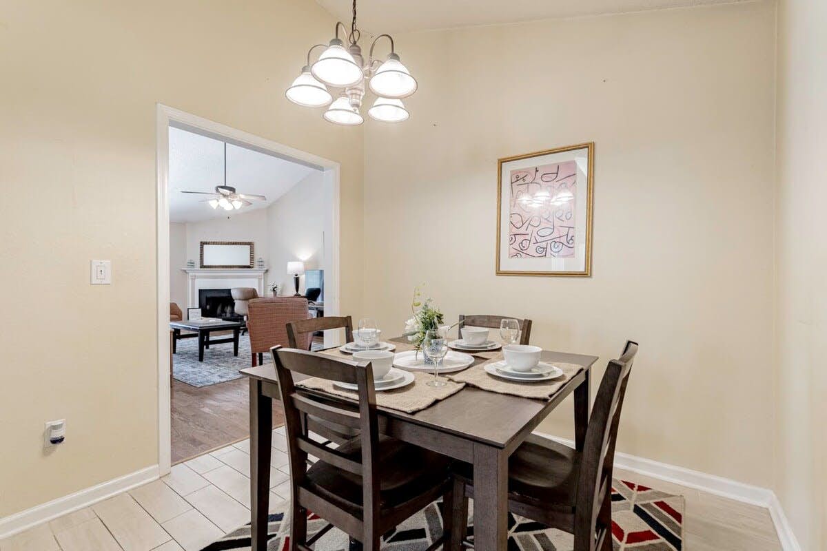 L_818Bentley_Lexington