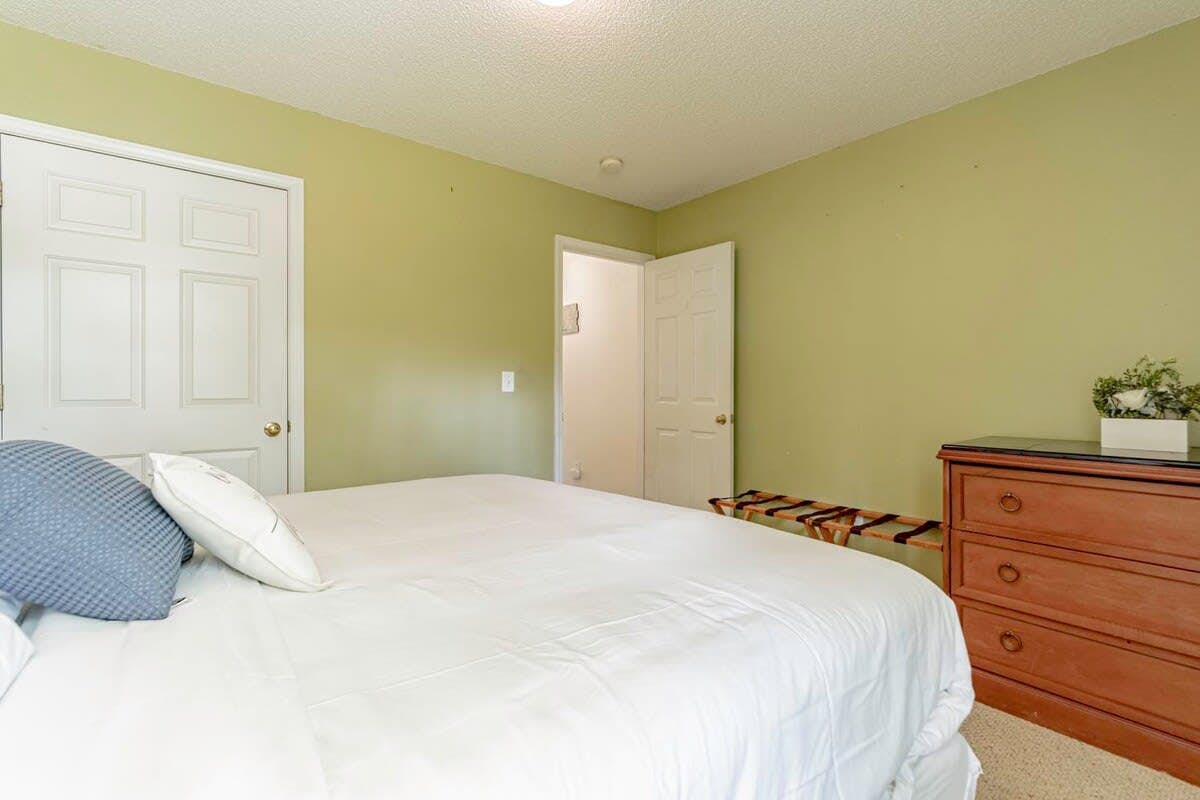 L_818Bentley_Lexington