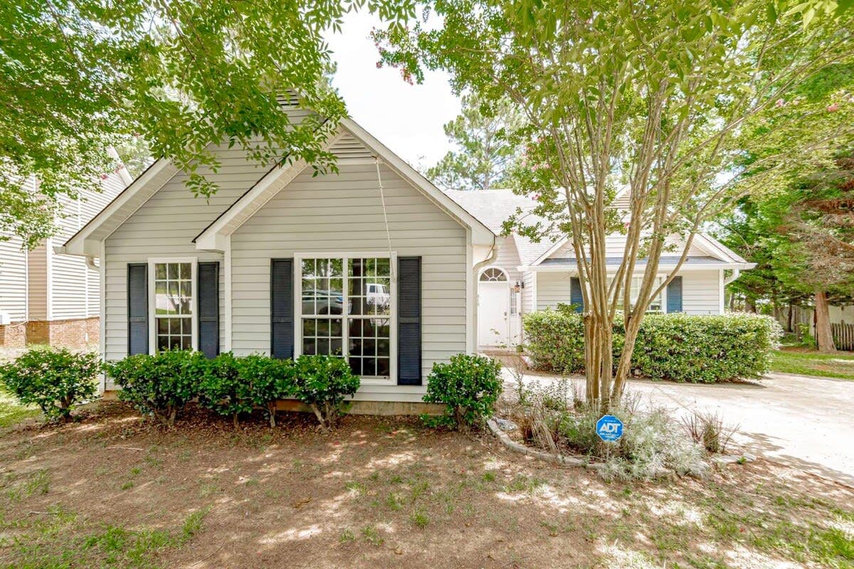 L_818Bentley_Lexington