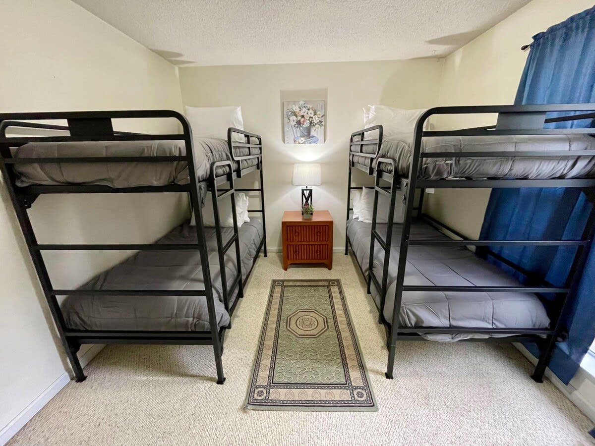 L_818Bentley_Lexington