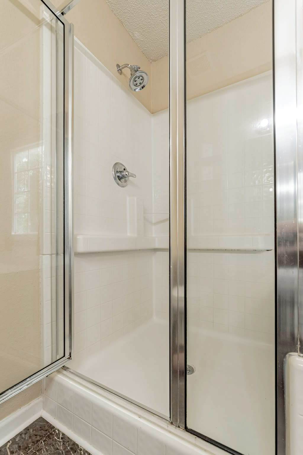 L_818Bentley_Lexington