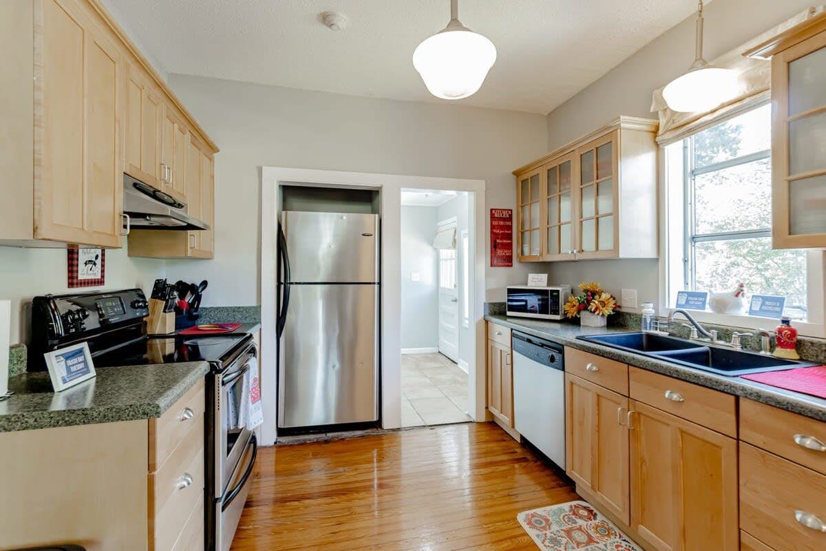 V_3915MrgrvRd_Columbia