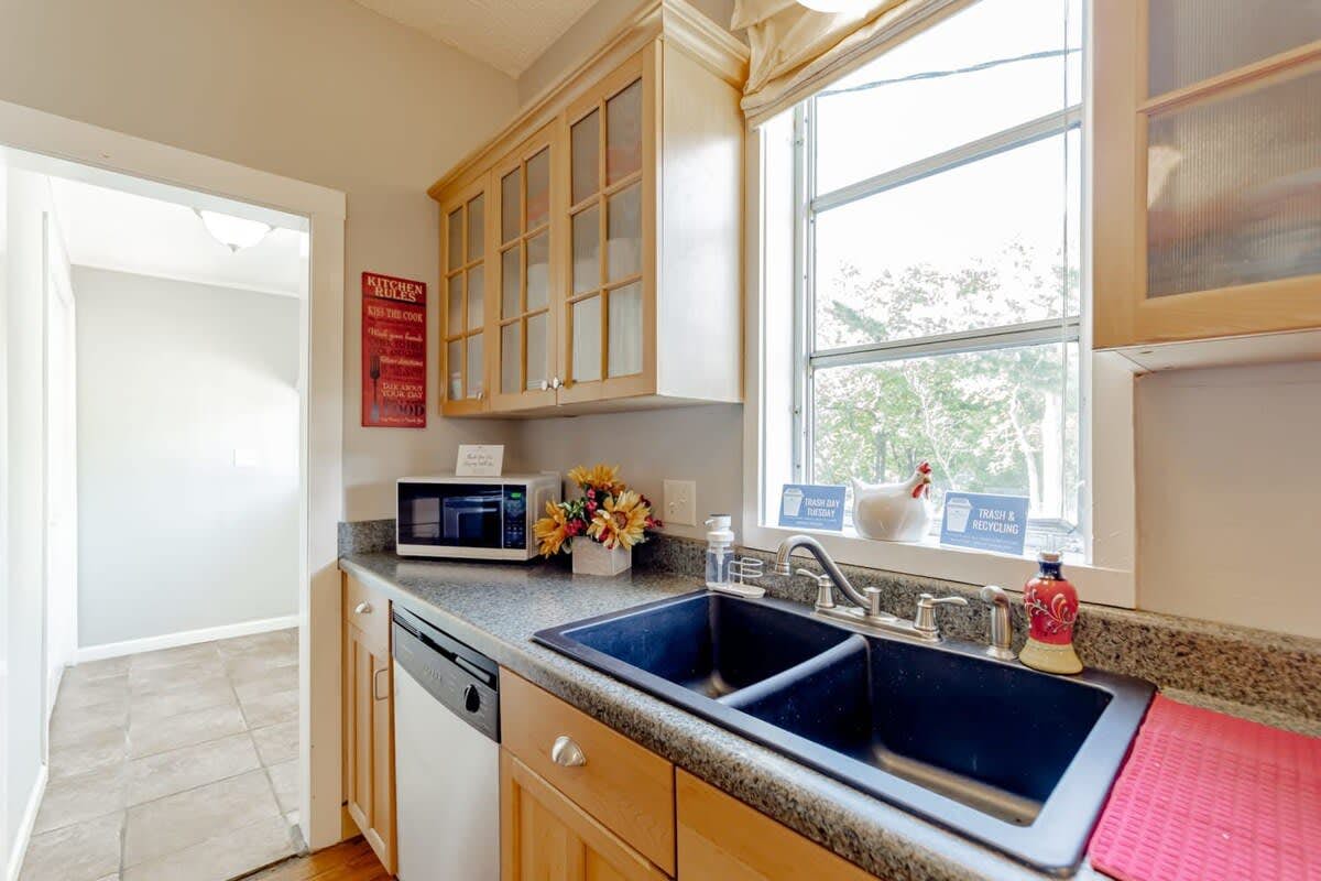 V_3915MrgrvRd_Columbia