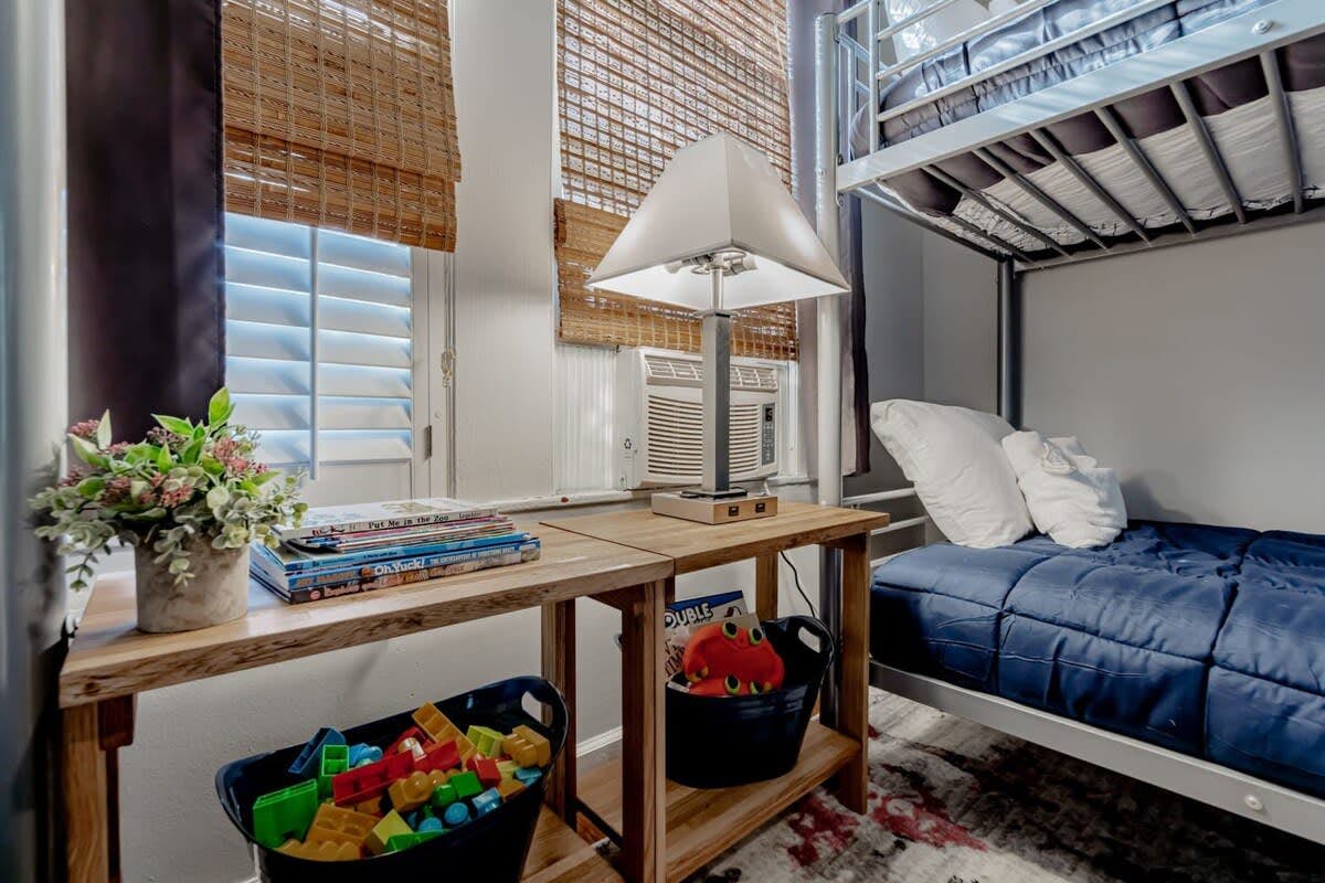 V_3915MrgrvRd_Columbia