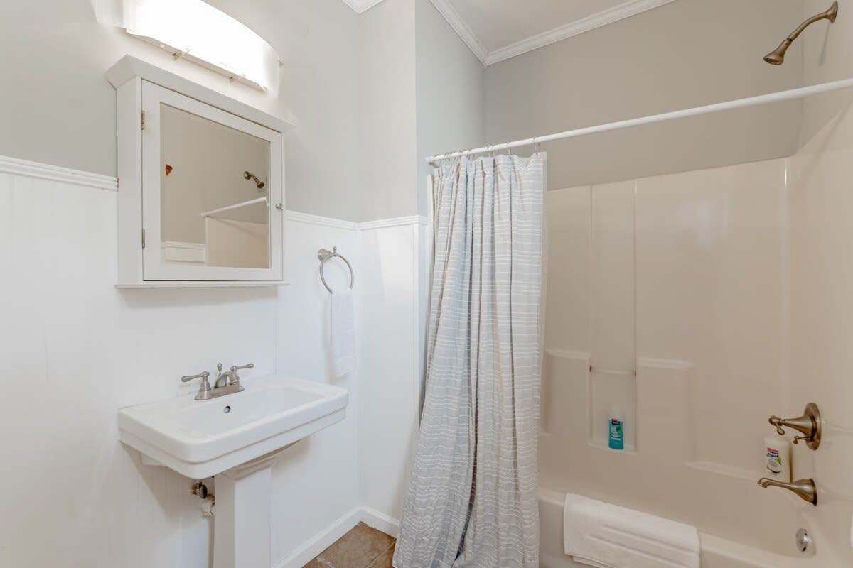 V_3915MrgrvRd_Columbia