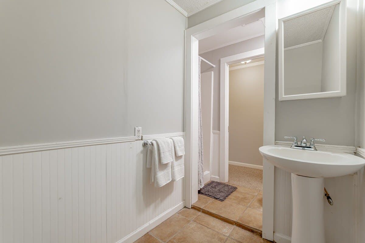 V_3915MrgrvRd_Columbia