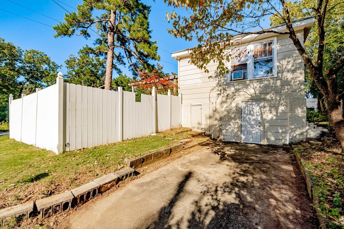 V_3915MrgrvRd_Columbia