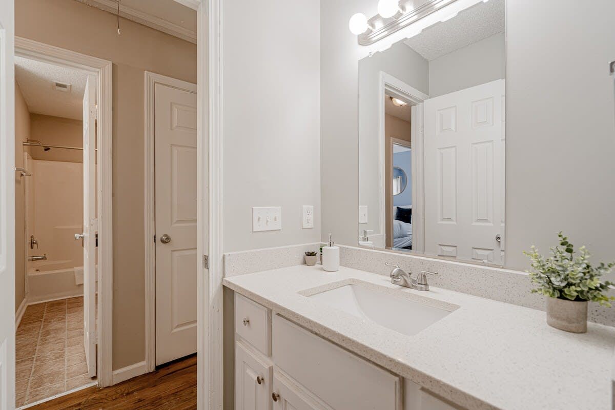 Z_4104RdgwdAv_Columbia