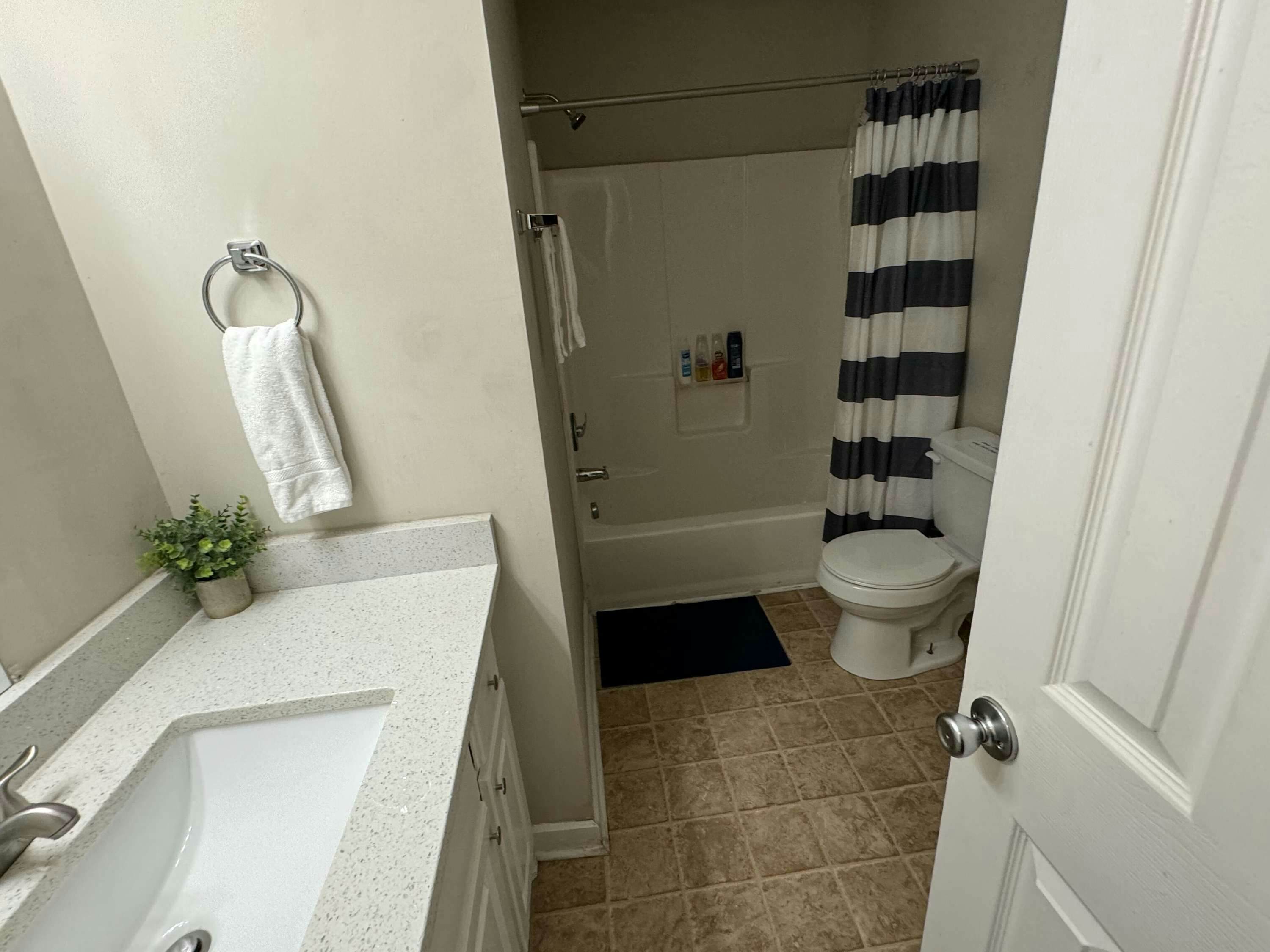 Z_4104RdgwdAv_Columbia