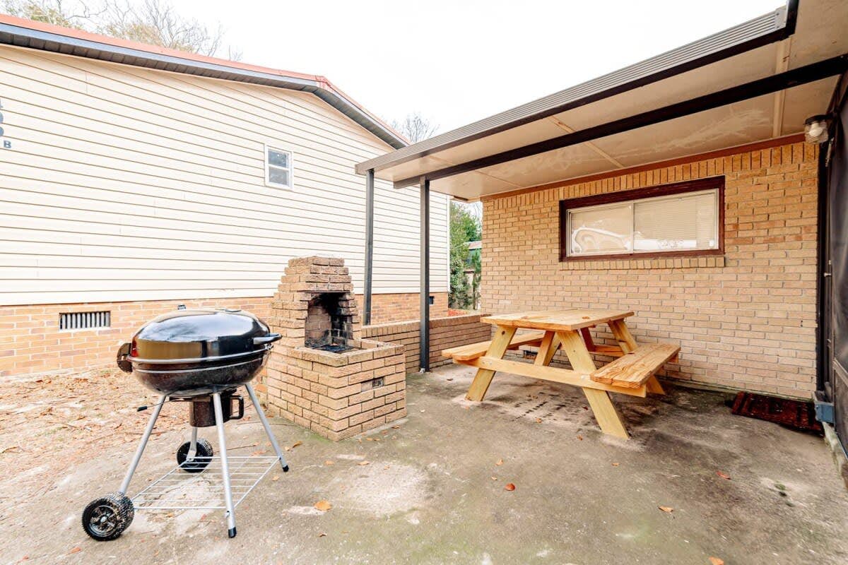 V_409TylrSt_A_West Columbia