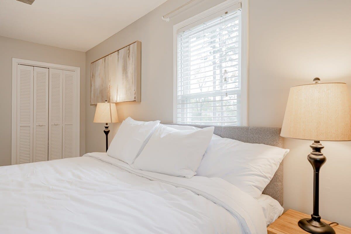 L_206GldstnDr_Columbia