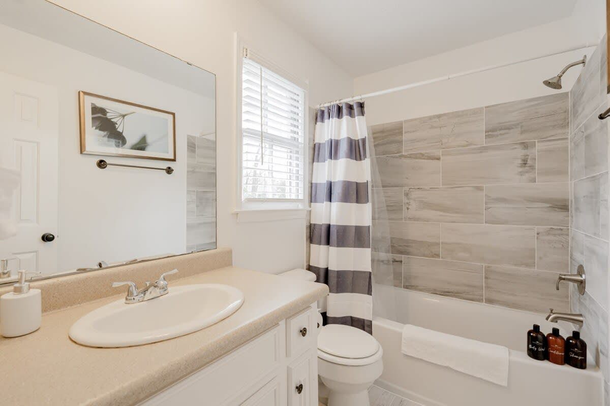 L_206GldstnDr_Columbia