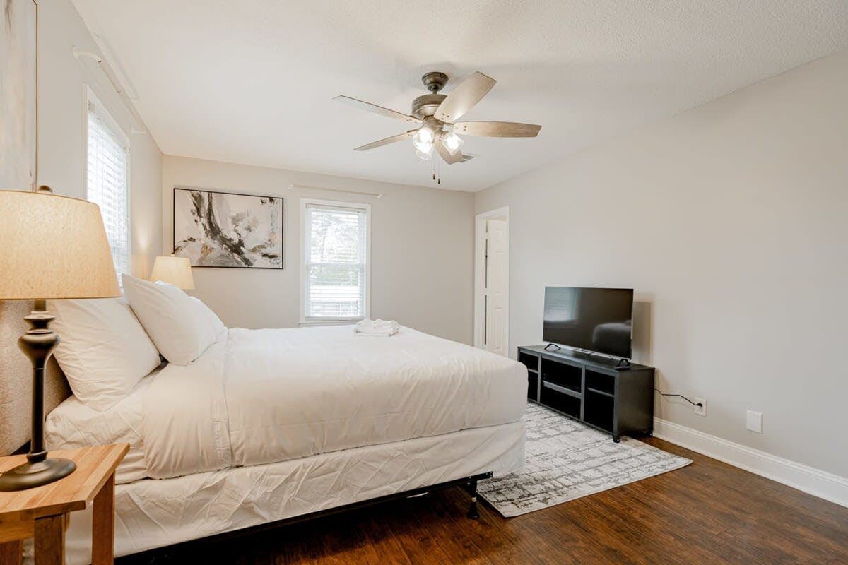 L_206GldstnDr_Columbia