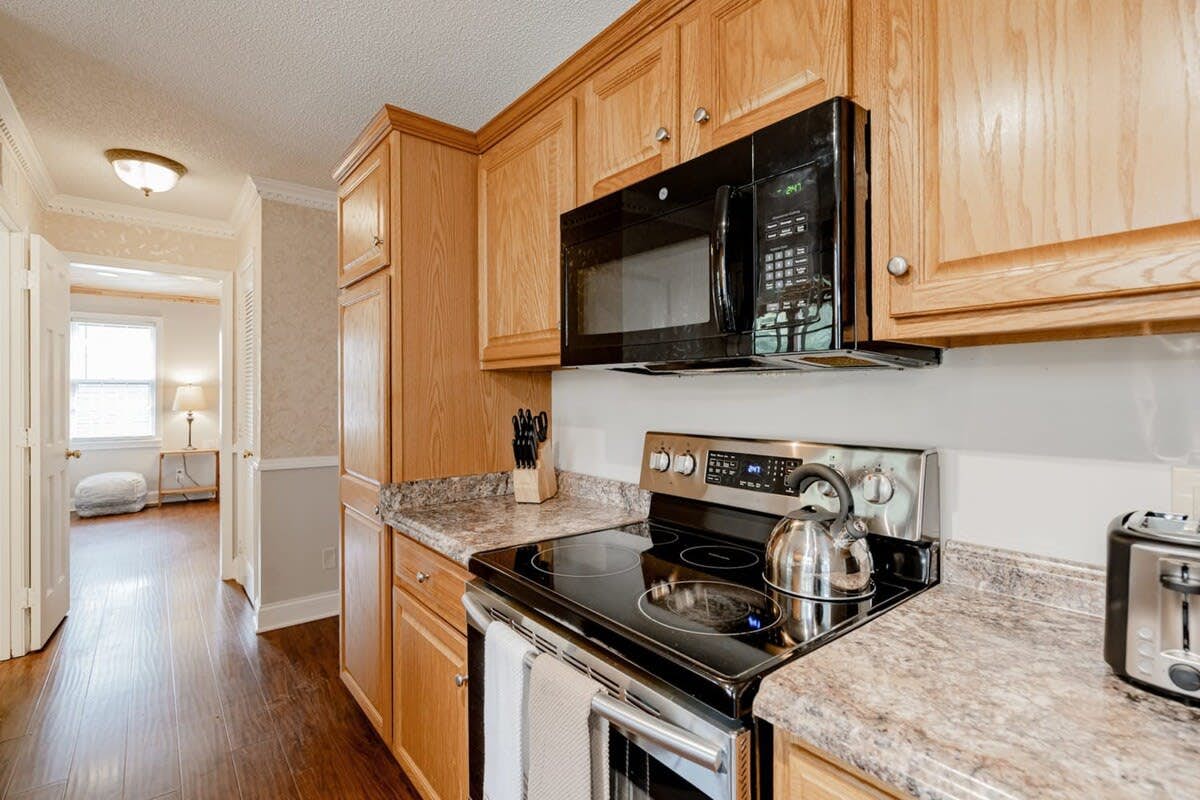 L_206GldstnDr_Columbia