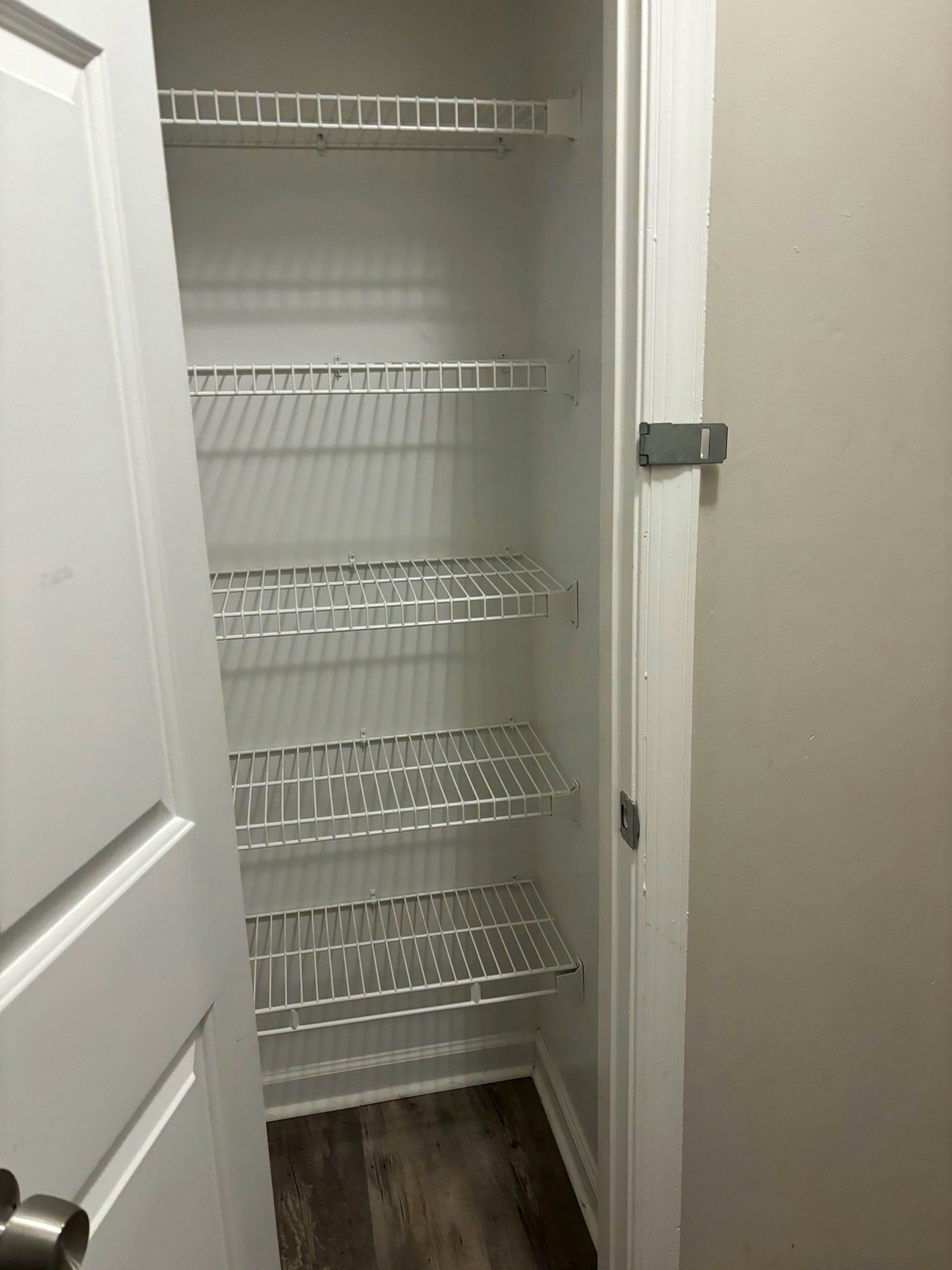 L_206GldstnDr_Columbia