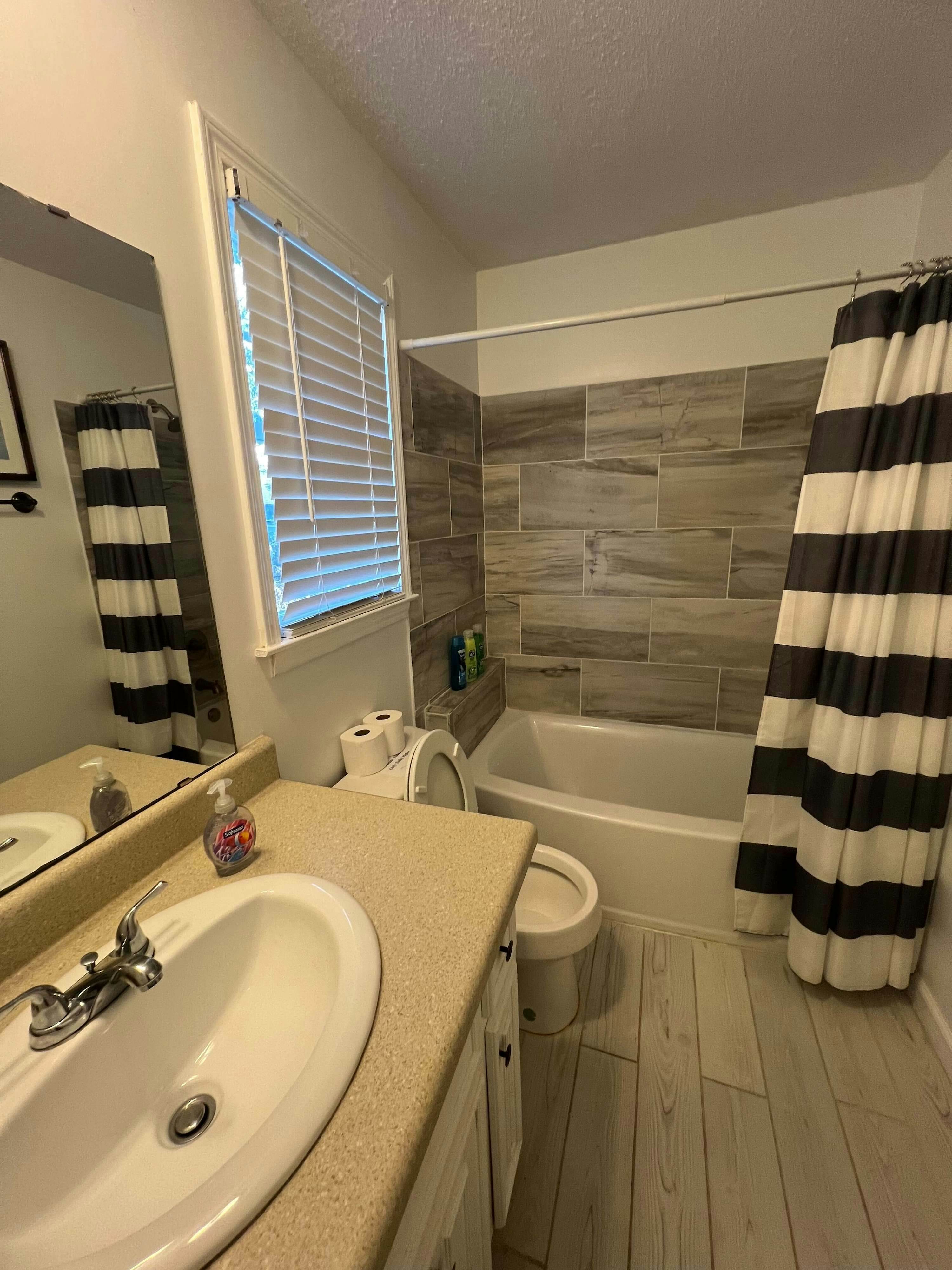 L_206GldstnDr_Columbia